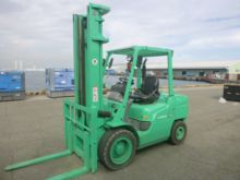 2010 MITSUBISHI FD35AT