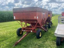 MN 260 Gravity Wagon &