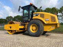 CAT CS66 roller demo with