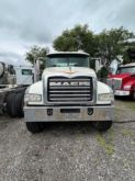 2017 MACK GU713