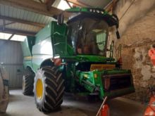 2016 John Deere S690 HM