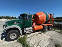 2019 MACK Granite GR64