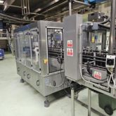 ペットボトル充填ライン