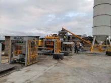 Block making machine with batching