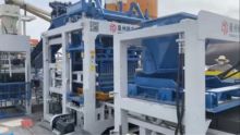 Block making machine with batching
