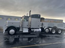2018 PETERBILT 389