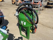 Dustless Pneumatic Sand Blaster