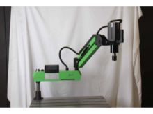 Universal milling machine