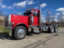 2023 Peterbilt 389