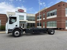 2026 Peterbilt 220