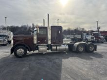 2022 Peterbilt 389