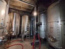 圧力タンク地下室