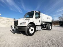 2015 Freightliner M2106
