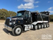 2017 Freightliner 114SD