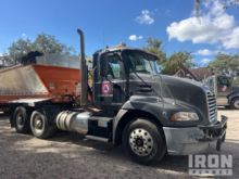 2017 Mack CXU613
