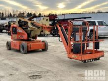 2012 JLG E400AJPN