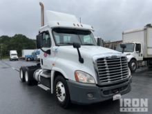 2019 Freightliner CA125