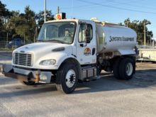 2018 Freightliner M2106