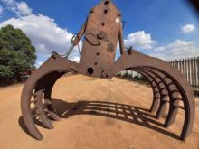 Large Timber Grabs