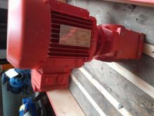 ヘリカルウォームギア