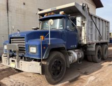 1999 MACK RD688SX