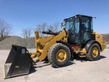 2022 CAT 906M