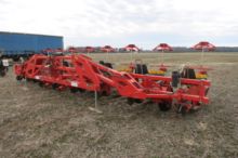 C&M 8 ROW TRANSPLANTER