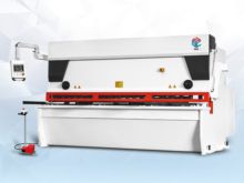 Neue hydraulische Guillotineschere n2c TRUECUT