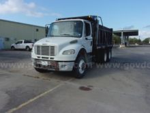 2011 Freightliner M2-106