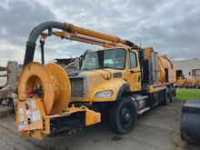 2011 Freightliner M2 112