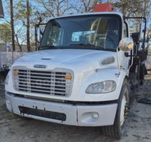 2015 Freightliner M2 106