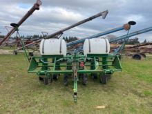 JOHN DEERE Planter