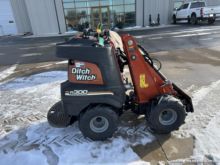 2019 Ditch Witch R300