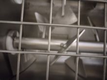 Amassadeira de pás com elevadores