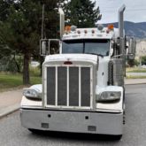 2019 Peterbilt 389 70″ Sleeper