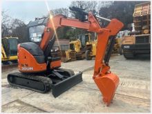 日立建機 ZX30UR-5B