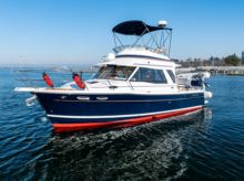 2016 Cutwater 30 Command Bridge