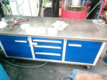 2 Mobile workbenches