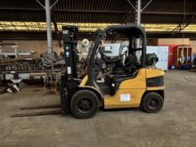 フォークリフト CATERPILLAR GP30N