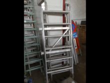 Aluminium folding scaffolding