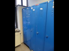 2 Delbart kleedruimte/kluisjes