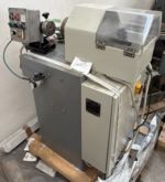 Chain twisting machine