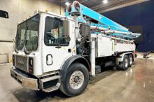 2005 Mack MR688S