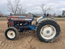 TRACTOR FORD 3000