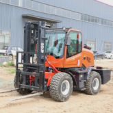 4 輪駆動の新型 Terrain ForkLift 工場ラフテレインフォークリフト屋外用