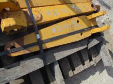 UNIVERSAL SCRAPER HITCH