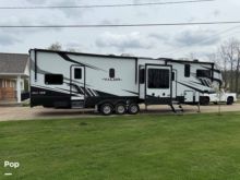 2022 Alliance RV Valor 43V13