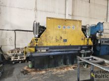 Metal bending machine