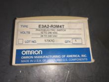 Omron Photoelectric switch, E3A2-R3M4T, NOS,