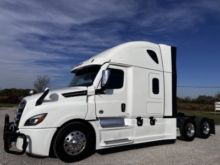 2022 Freightliner CASCADIA 126